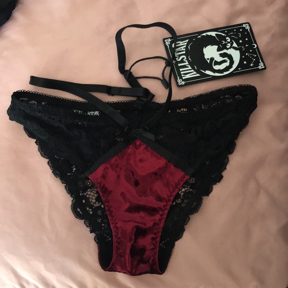 Kill star lingerie set. - Picture 2 of 9